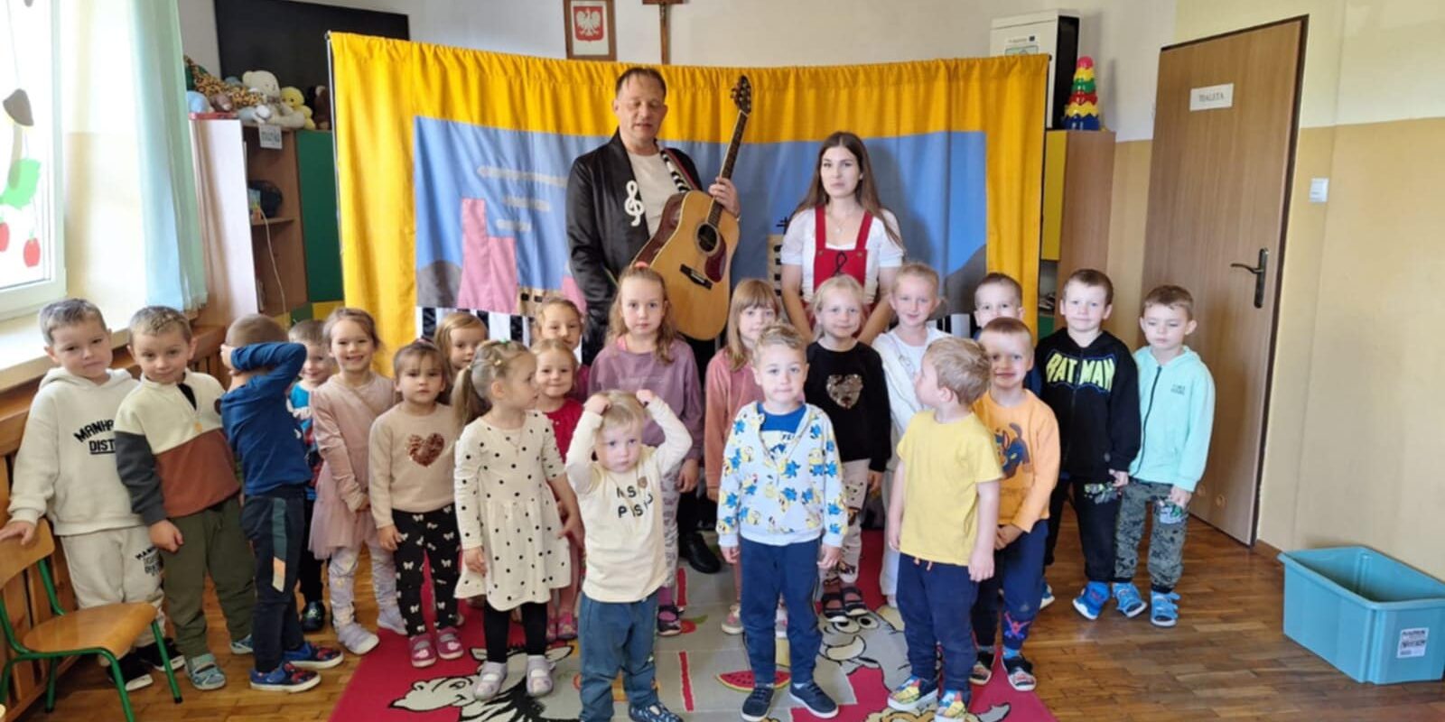 Teatrzyk-Muzyczne-podroze-Lazy